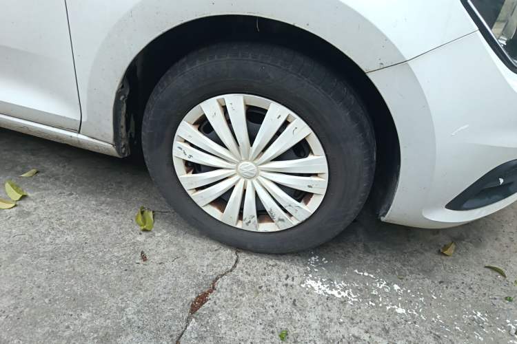 Used Volkswagen Santana 2019 1.5L Manual Fashion Edition China VI Standard Right Front Wheel Hub