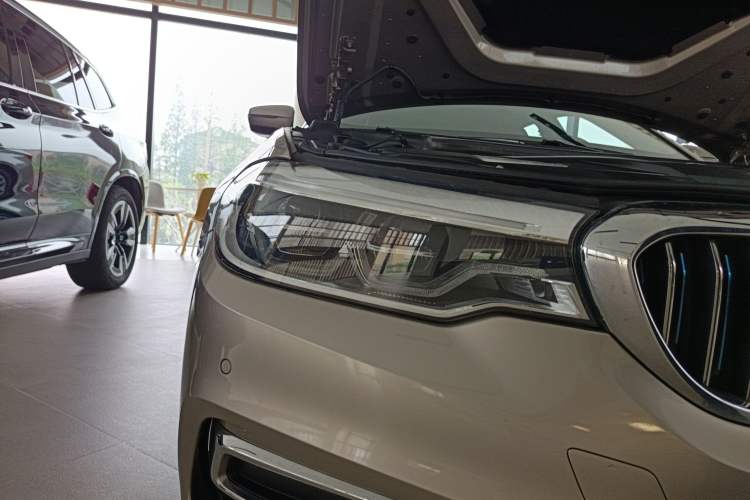 Used BMW 5 Series New Energy 2019 Updated Version 530Le Luxury Package Right Front Headlight