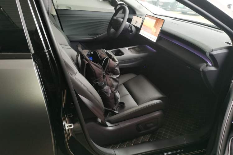 Used Nissan N6 2026 Model 180 Max Right Front Seat