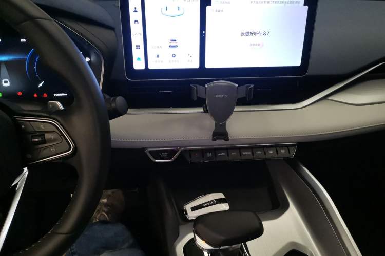 Used Geely Auto Preface 2023 2.0TD Prestige Version Audio And AC Panel