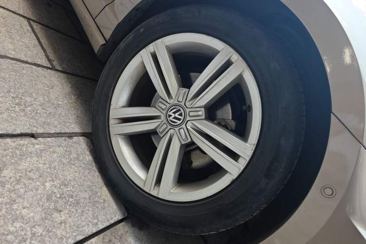 Used Volkswagen Lamando 2015 280TSI DSG Comfort Edition
