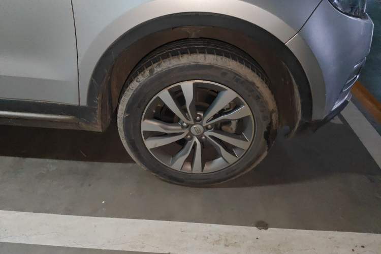 Used Geely Auto Emgrand X7 Sport 2016 1.8TD Automatic ZhiZun Version
