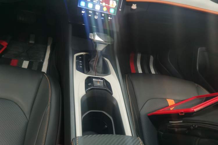 Used Dongfeng Aeolus Yixuan 2023 Mach Edition 1.5L Automatic Chasing Shadow Version Gear Lever