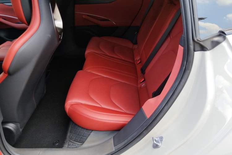 Used Xiaomi Auto SU7 2024 Rear-Drive Long-Range Intelligent Driving Version
