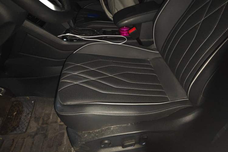 Used Volkswagen Tiguan L 2024 330TSI Automatic Two-Wheel Drive R-Line Enhanced Edition Left Front Seat