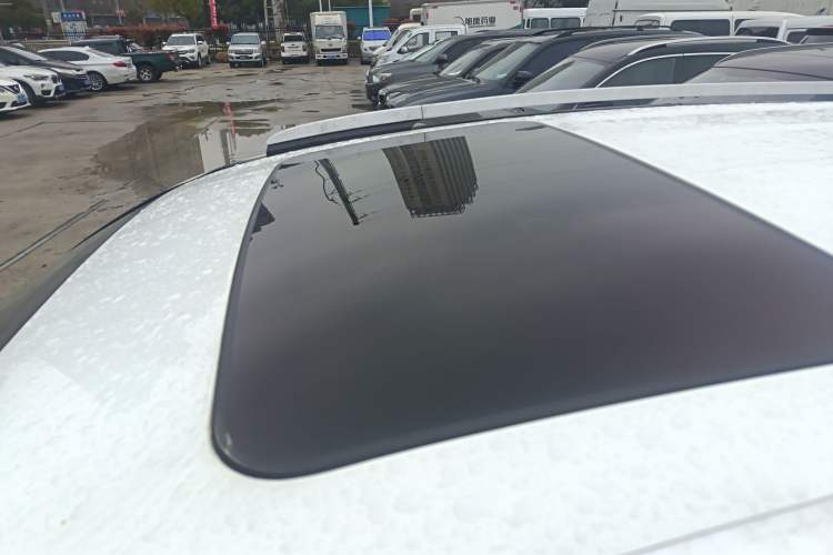 Used Geely Auto Vision X6 2016 1.8L Manual Luxury Model
