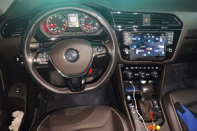 Used Volkswagen Tiguan L 2017 330TSI Automatic Two-Wheel Drive Flagship Edition Steering Wheel