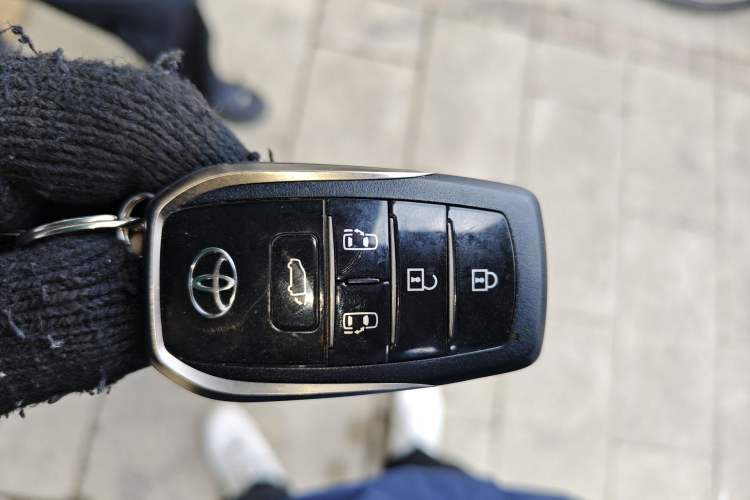 Used Toyota Vellfire 2024 Crown Dual-Engine 2.5L Ultimate Edition Vehicle Key