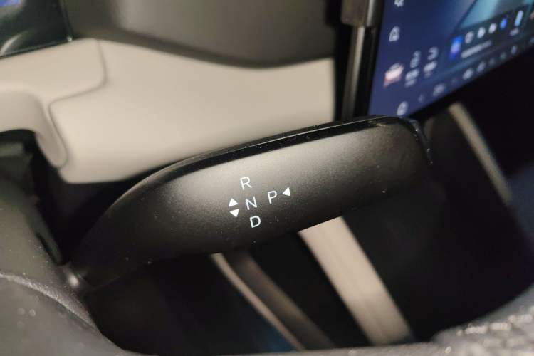 Used BYD Yuan UP 2025 Intelligent Driving Version 401 KM Dynamic Edition Gear Lever