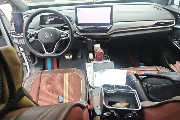 Used Volkswagen ID.4 CROZZ 2024 PURE+ model Center Console