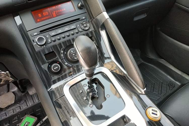 Used Peugeot 3008 2015 2.0L Automatic Trend Edition
