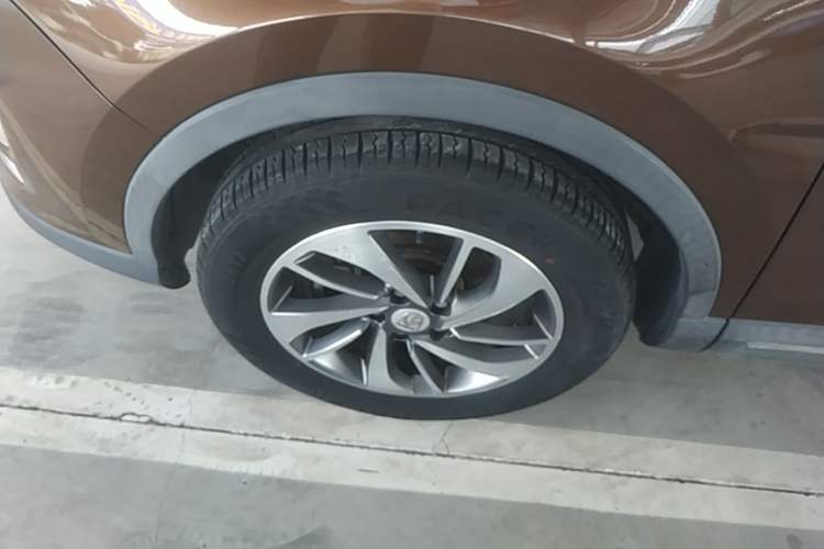 Used Baojun 560 2015 1.8L manual luxury version