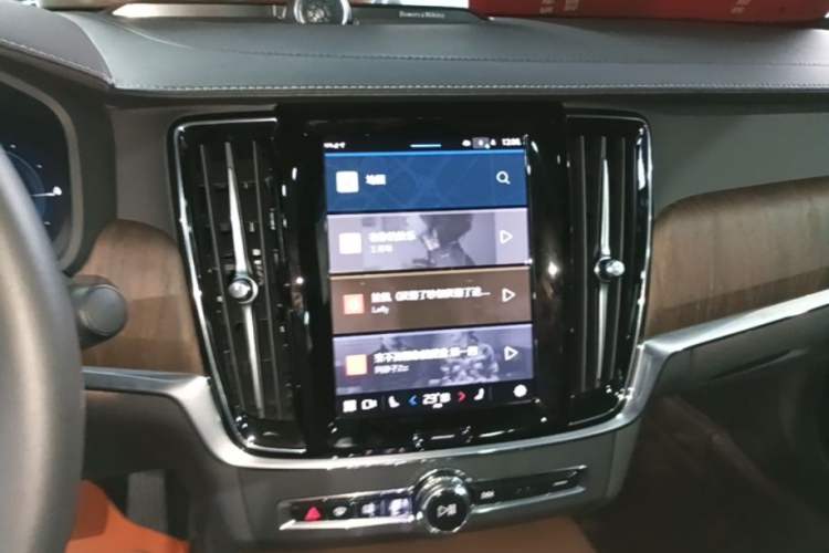 Used Volvo S90 New Energy 2025 Plug-in Hybrid Four-Wheel Drive Long-Range Luxury Smart Edition
