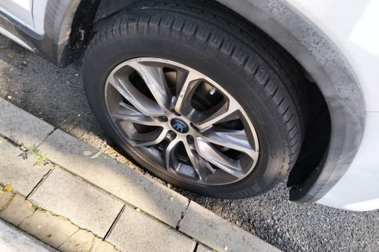 Used BYD Song New Energy 2017 Song EV300 Prestige Model
