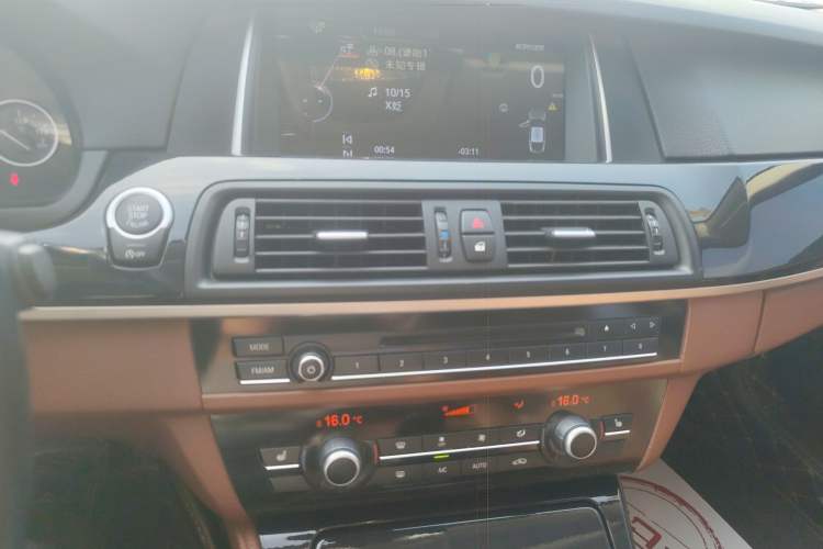 Used BMW 5 Series 2017 520Li Elegant Edition Audio And AC Panel