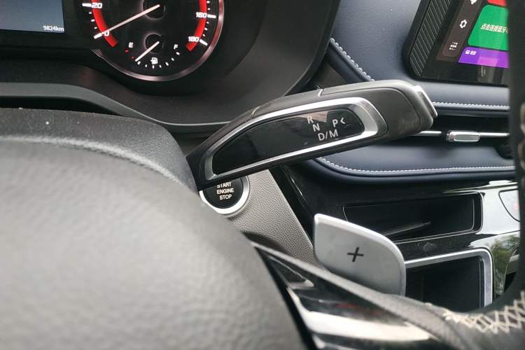 Used SAIC MAXUS Xintu V70 2023 2.0T Elite Edition Automatic Short Wheelbase Low Roof – 5/6 Seats