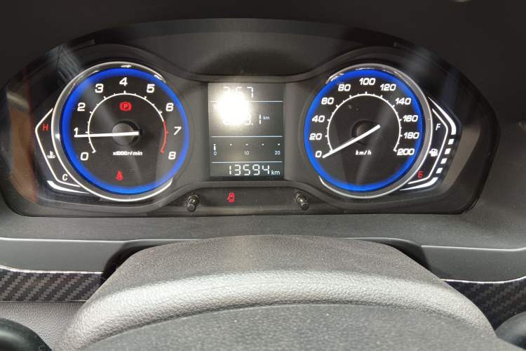 Used BAIC Senova X25 2015 1.5L manual Comfort trim level Odometer Close Up