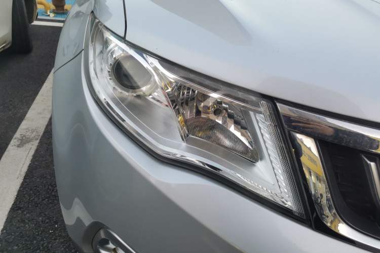 Used Geely Auto Emgrand X7 Sport 2016 2.0L Manual Smart Connect Version
