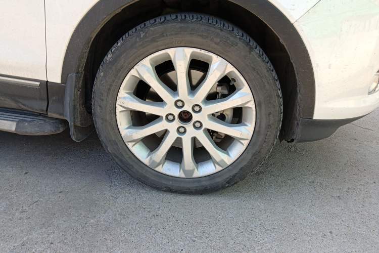 Used Ford Kuga 2015 2.0L GTDi Four-Wheel Drive Elite Model Right Front Wheel Hub