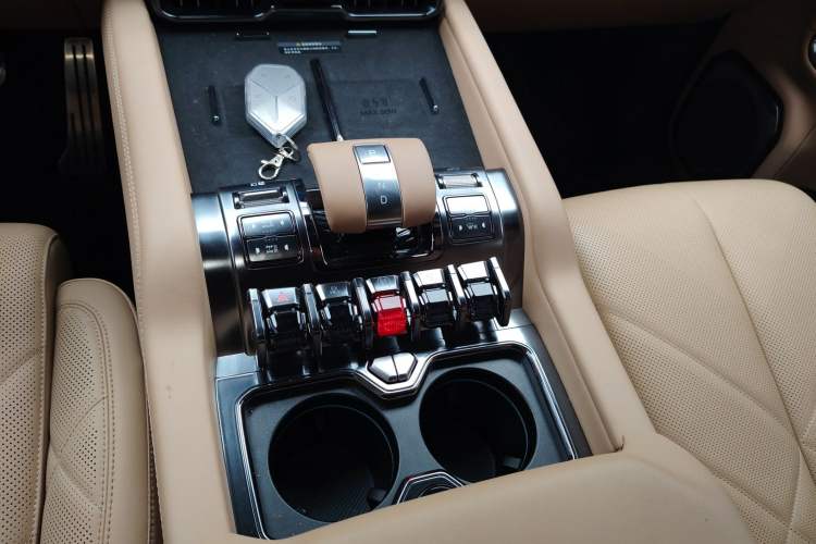 Used Formula Leopard 8 2025 Smart & Bold Luxury Version 7 Seats