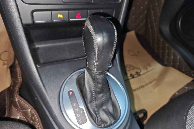 Used Volkswagen Beetle 2015 180TSI model Gear Lever
