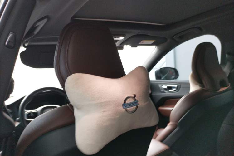 Used Volvo XC60 2021 T5 4x4 Smart Luxury Edition Headliner