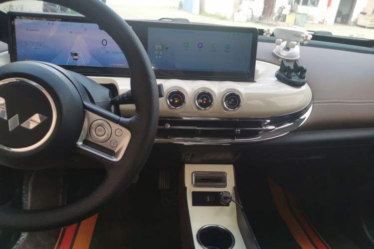Used Wuling Bingo 2023 333 km Lingxi Connected Version Audio And AC Panel