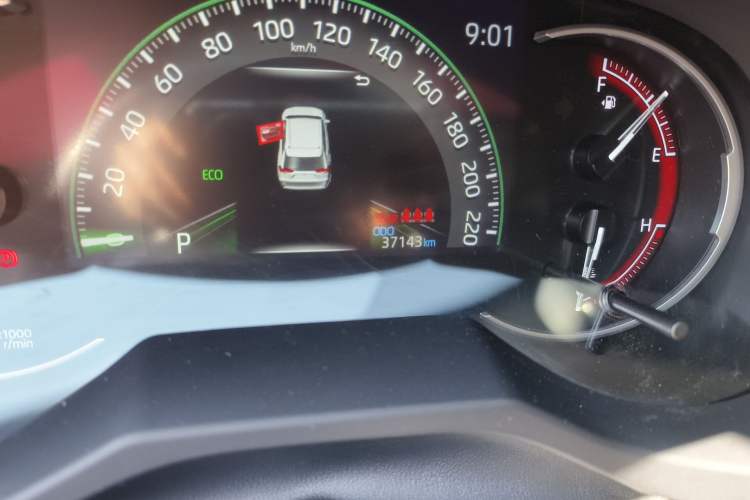 Used Toyota RAV4 2021 2.0L CVT Two-Wheel Drive Fashion PLUS Edition Odometer Close Up