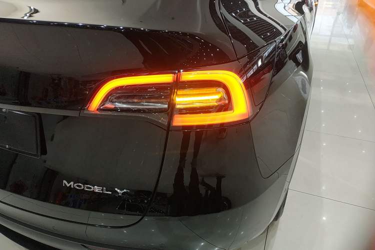 Used Tesla Model Y 2022 Rear-Wheel-Drive Version
