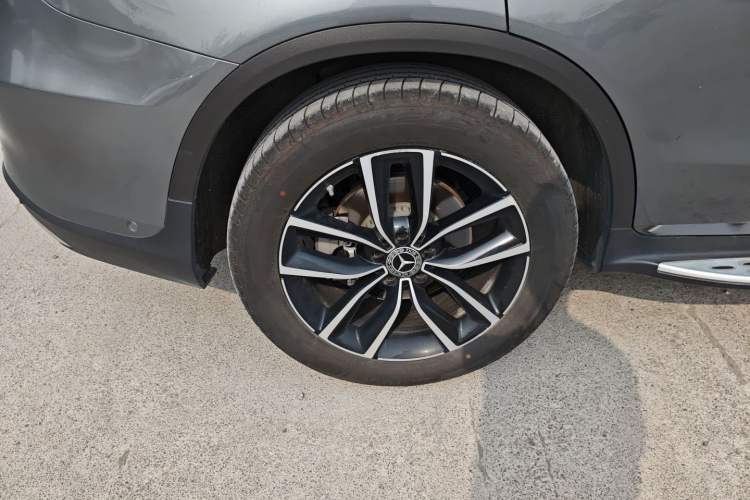 Used Mercedes-Benz GLC 2020 Facelift GLC 300 L 4MATIC Dynamic Edition Exterior 5