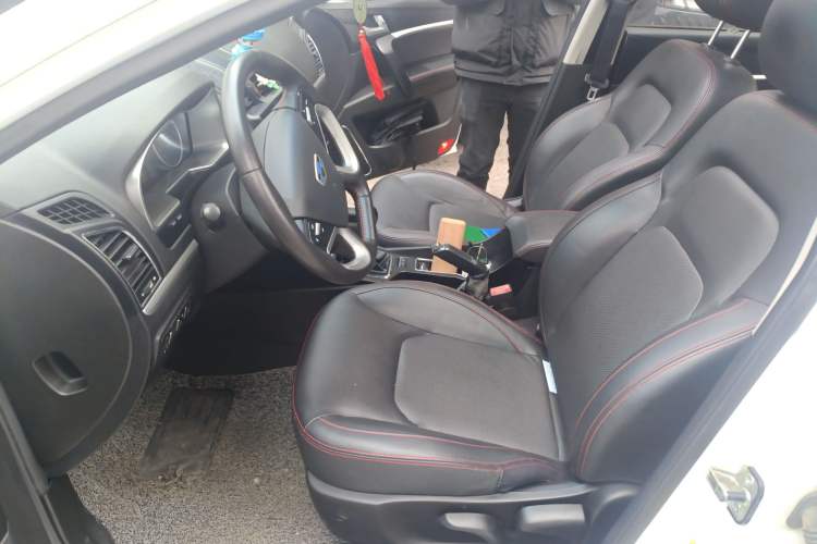 Used Geely Auto Emgrand 2015 Sedan 1.5L Manual - Top Trim Level
