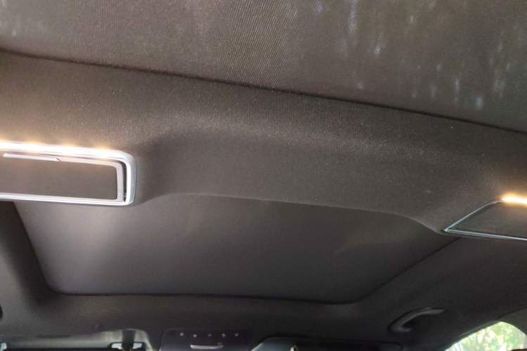 Used Mercedes-Benz GLC 2022 GLC 300 L 4MATIC Luxury Model Headliner