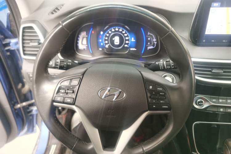 Used Hyundai Tucson 2019 280TGDi Dual-Clutch Two-Wheel Drive Fashion Edition China VI Standard

