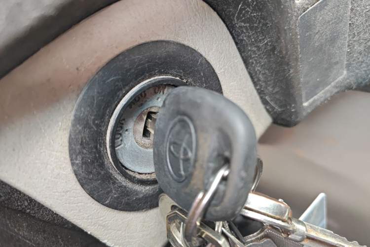 Used Jinbei Hiace 2011 2.0L 5th Generation Power King Classic 4G20D4B
