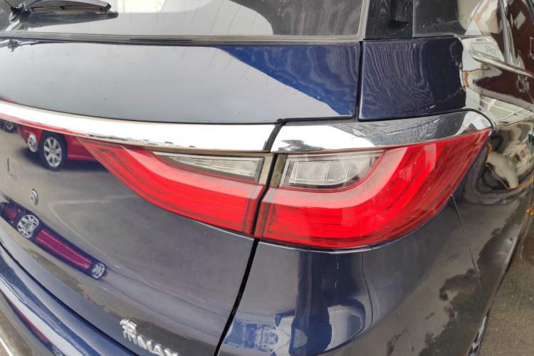 Used BYD Song MAX 2017 1.5T Automatic Smart Connect Elite 7-Seater
