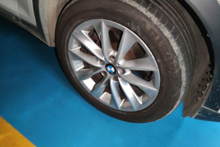 Used BMW X3 2013 xDrive20i Luxury Edition Right Front Wheel Hub