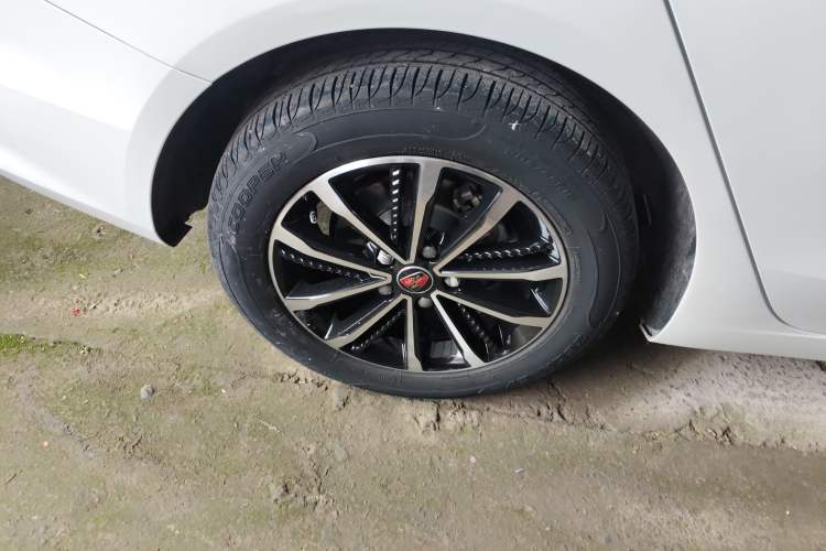 Used Roewe i5 2020 1.5L Automatic 4G Connect Luxury Flagship Edition
