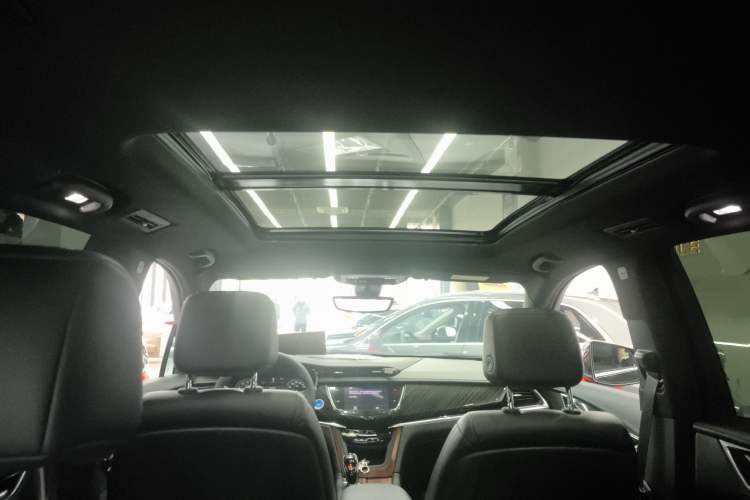 Used Cadillac XT6 2022 2.0T Six-Seater Two-Wheel-Drive Luxury Version
