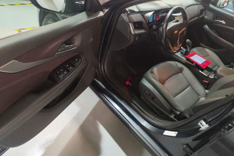 Used Chevrolet Malibu 2018 530T Automatic Luxury Edition Driver Seat