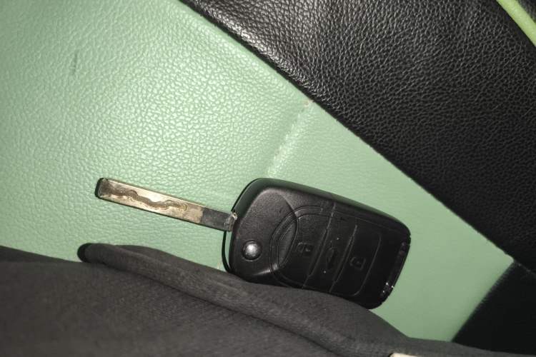 Used Wuling Hongguang MINIEV 2021 Macaron Fashion Model Lithium Iron Phosphate Vehicle Key