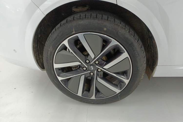 Used Li Auto L6 2024 Max Exterior 5