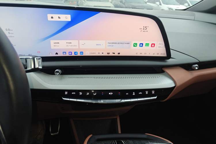 Used Cadillac OPTIQ 2024 Four-Wheel Drive Long-Range Version Audio And AC Panel