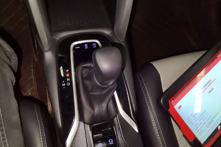 Used Toyota Corolla Cross 2022 2.0L Elite Edition Gear Lever