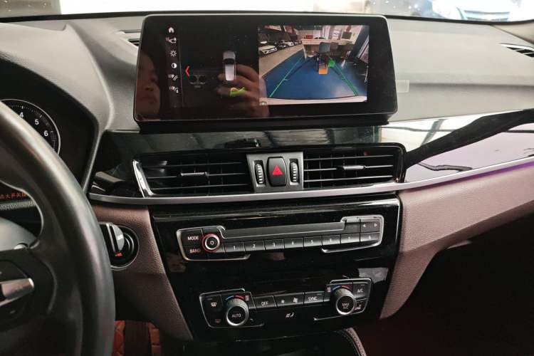 Used BMW X1 2020 sDrive20Li Premium Edition Audio And AC Panel