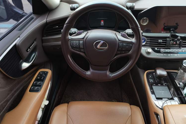 Used Lexus LS 2020 500h Excellence Edition China VI standard