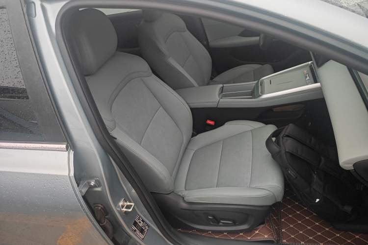 Used Roewe D6 2025 520km Smart Enjoyment Version
