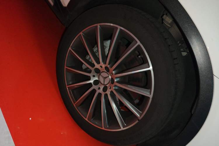 Used Mercedes-Benz GLC AMG 2017 AMG GLC 43 4MATIC Right Front Wheel Hub