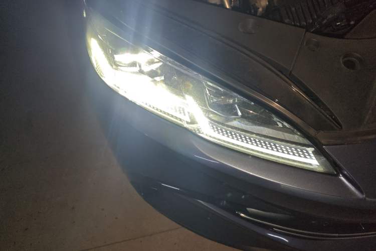 Used BYD Seal 06 New Energy 2024 DM-i 120KM Flagship Model Right Front Headlight