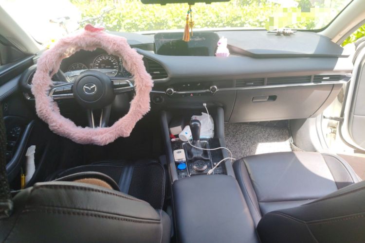 Used Mazda 3 Axela 2020 2.0L Automatic Zhiya Edition Center Console