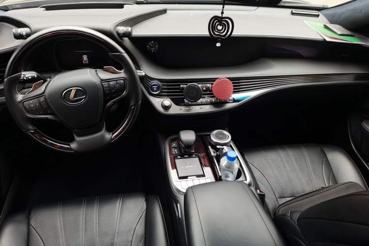 Used Lexus LS 2018 500h Executive Edition China V Standard